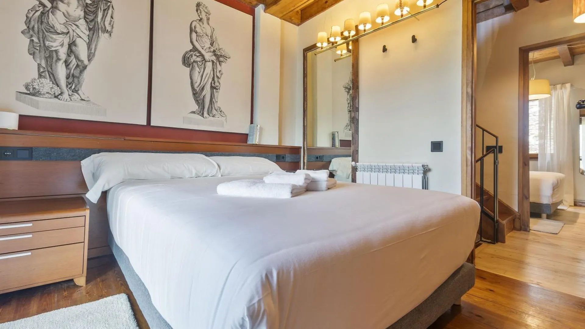 Holiday home Luderna - Casa Con Terraza Somont Villa Naut Aran